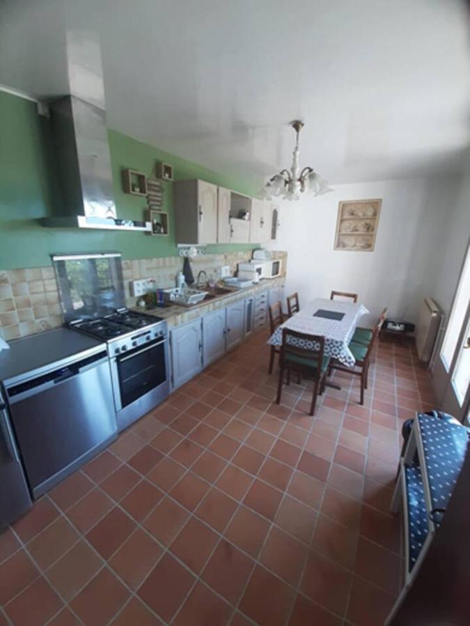 Maison Confort Et Repos Crecy-la-Chapelle Eksteriør billede